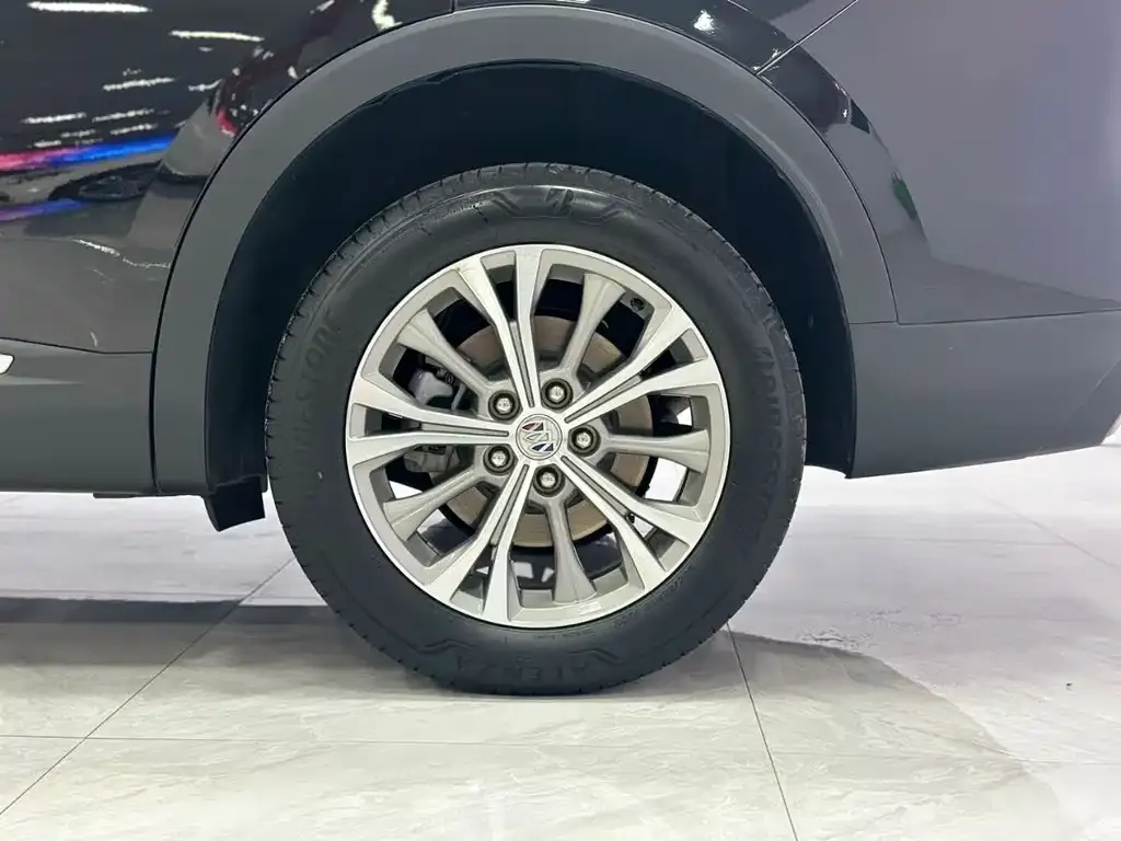 Buick Envision Plus — фото 6