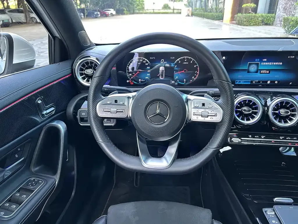 Mercedes-Benz A-Class — фото 10