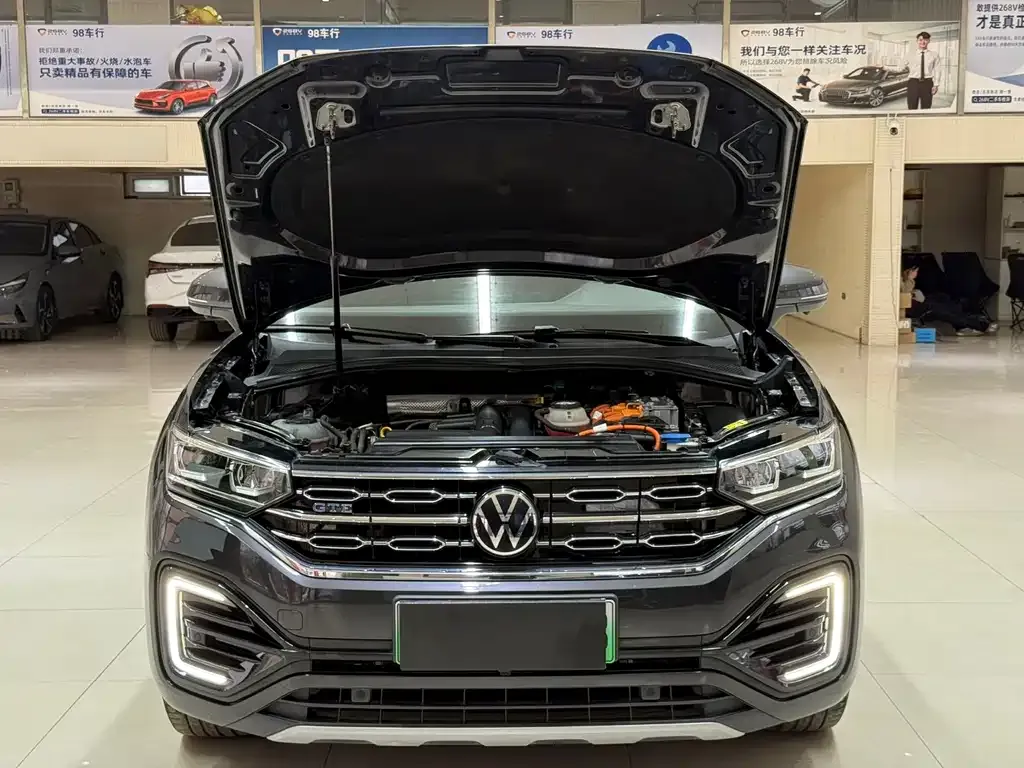 Volkswagen GTE PHEV — фото 7