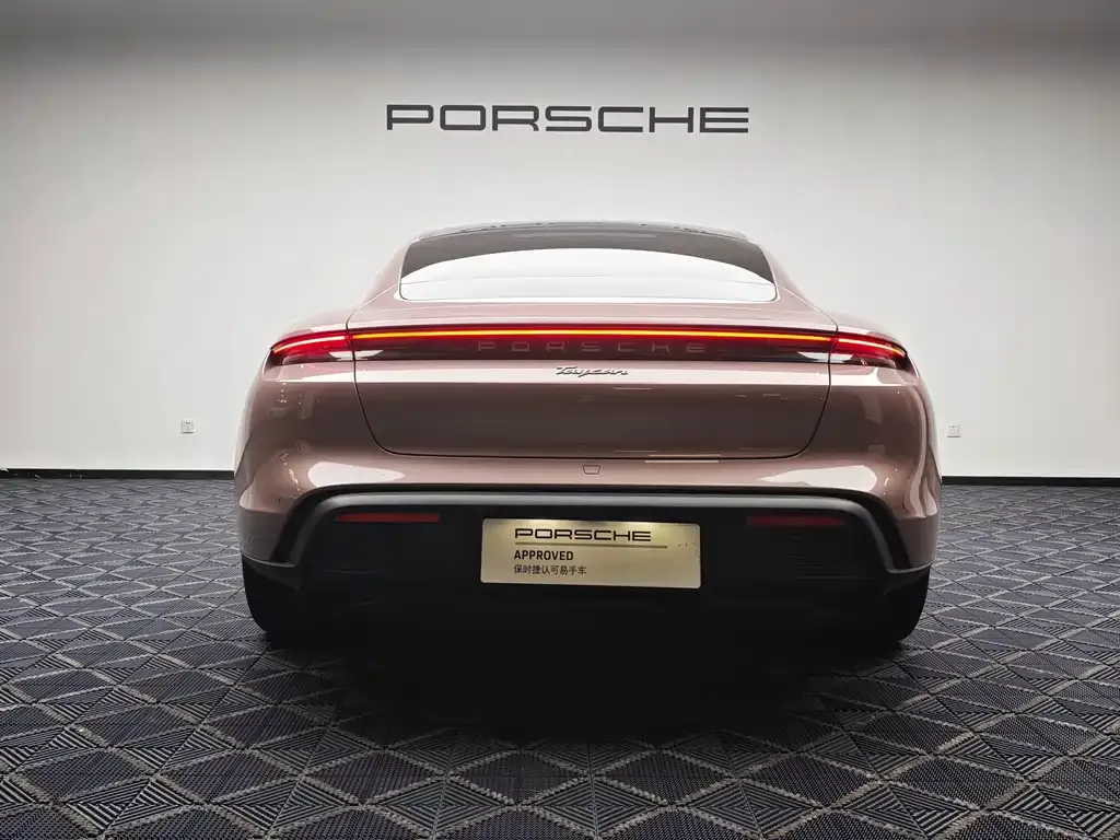 Porsche Taycan — фото 5
