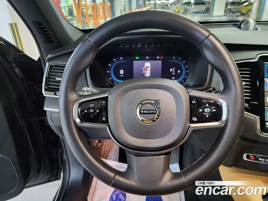 Volvo XC90 — фото 10