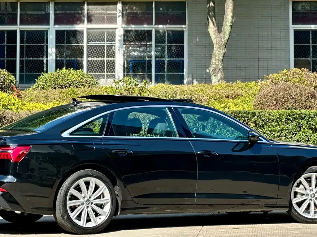 Audi A6L — фото 2