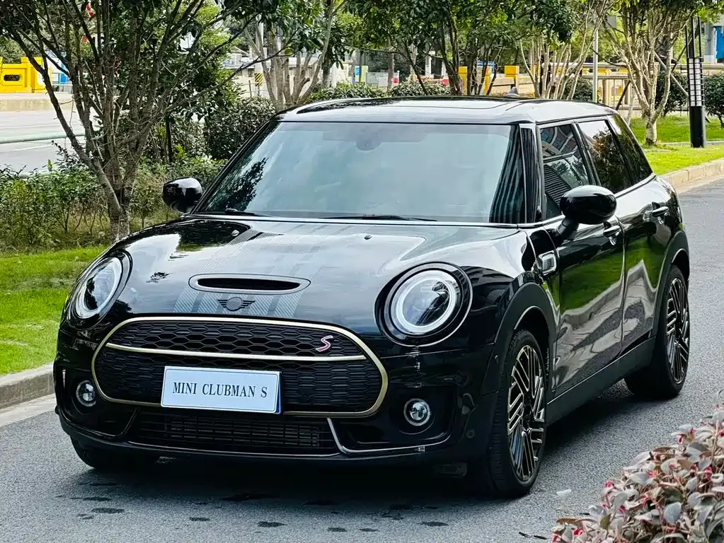 MINI Clubman — фото 1