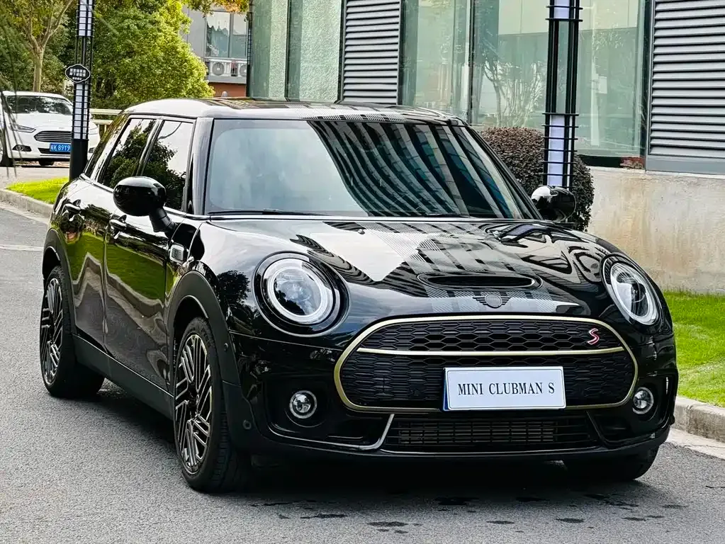 MINI Clubman — фото 3