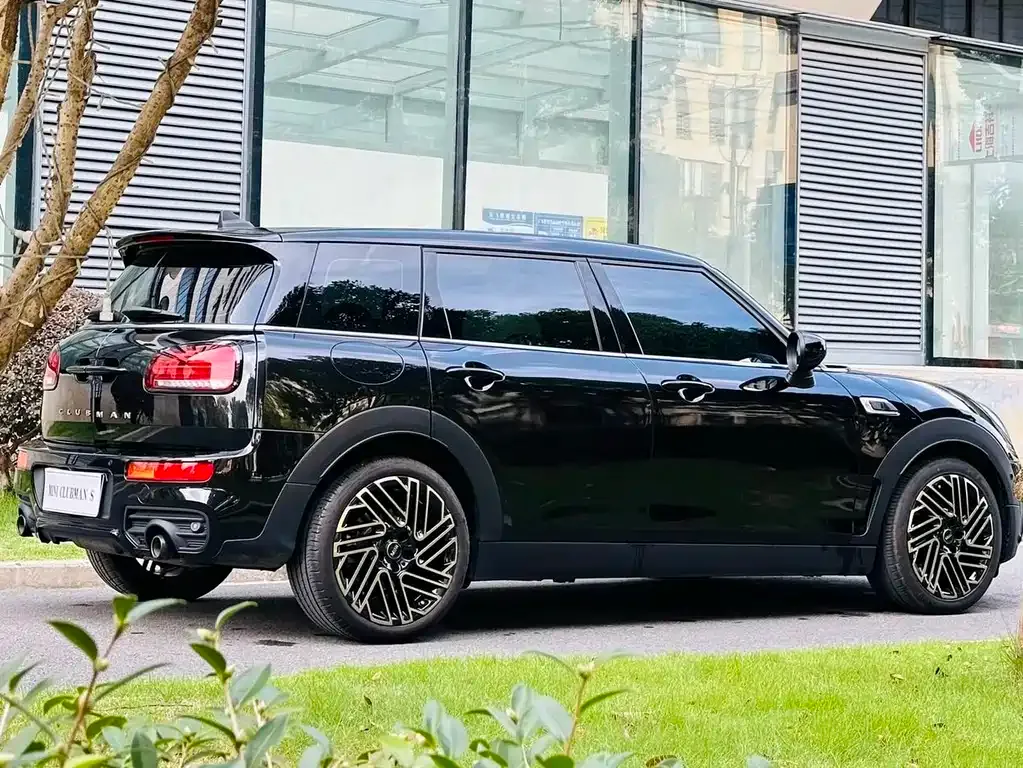 MINI Clubman — фото 8