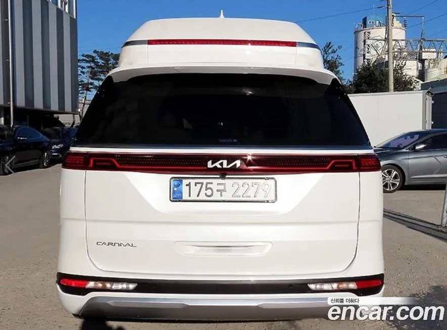 Kia Carnival — фото 4