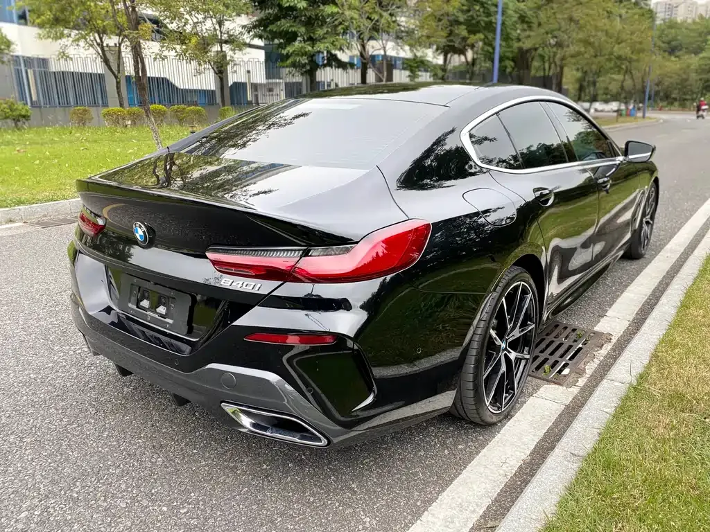 BMW 8 Series — фото 5