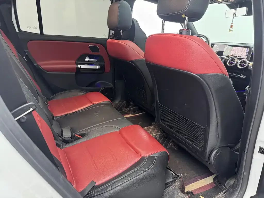 Mercedes-Benz GLB AMG — фото 10