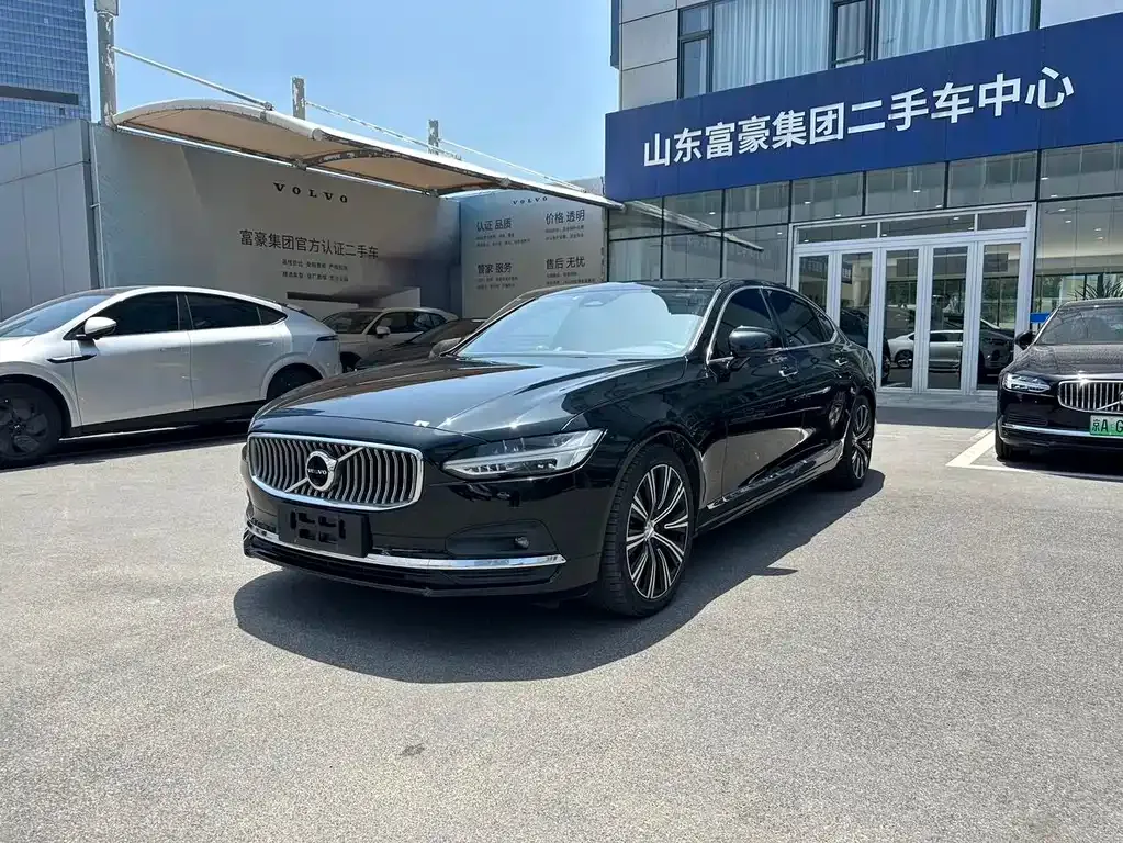 Volvo S90 — фото 1