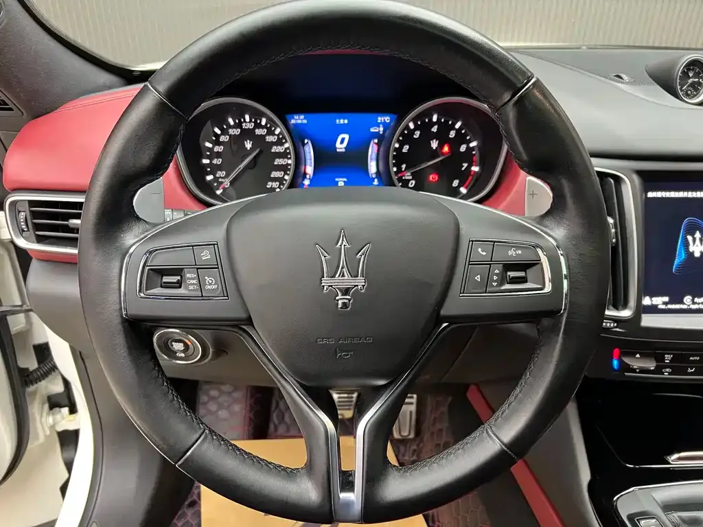 Maserati Levante — фото 5
