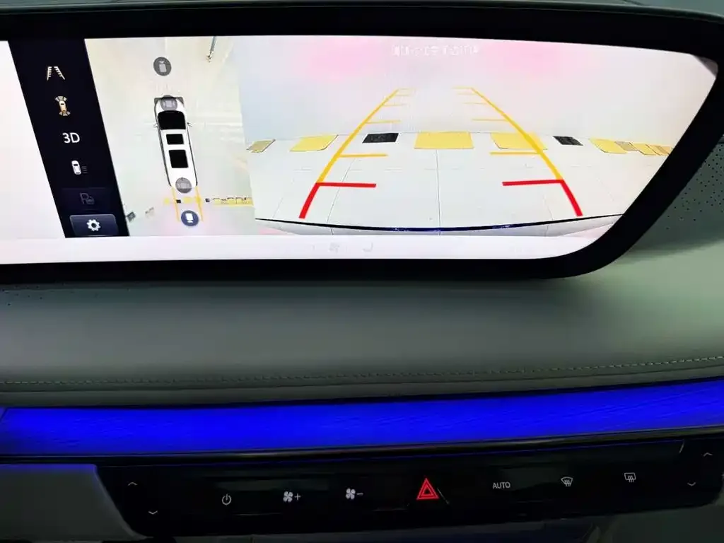 Buick GL8 Hybrid — фото 10
