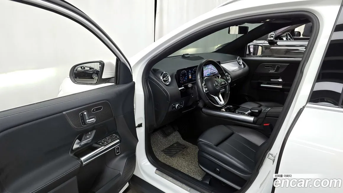 Mercedes-Benz GLA-Class — фото 10
