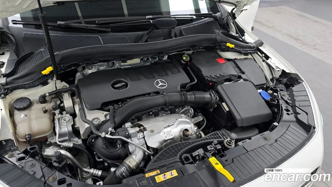 Mercedes-Benz GLA-Class — фото 6