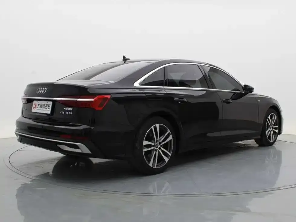 Audi A6L — фото 6