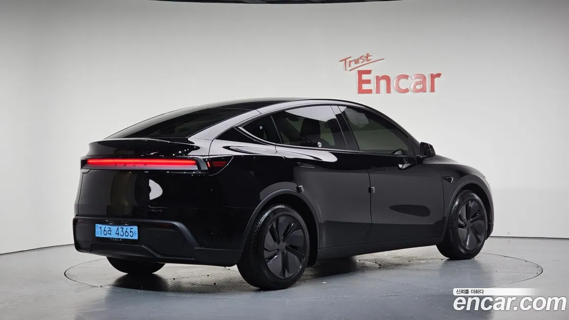 Tesla Model Y — фото 2