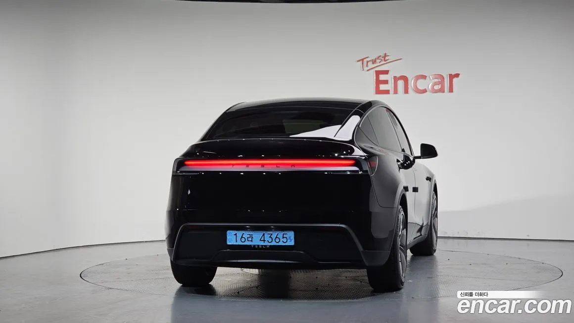 Tesla Model Y — фото 4