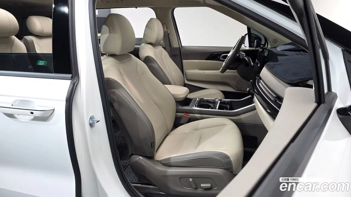 Kia Carnival — фото 10