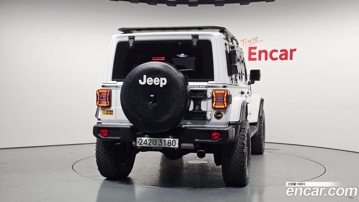 Jeep Wrangler — фото 4