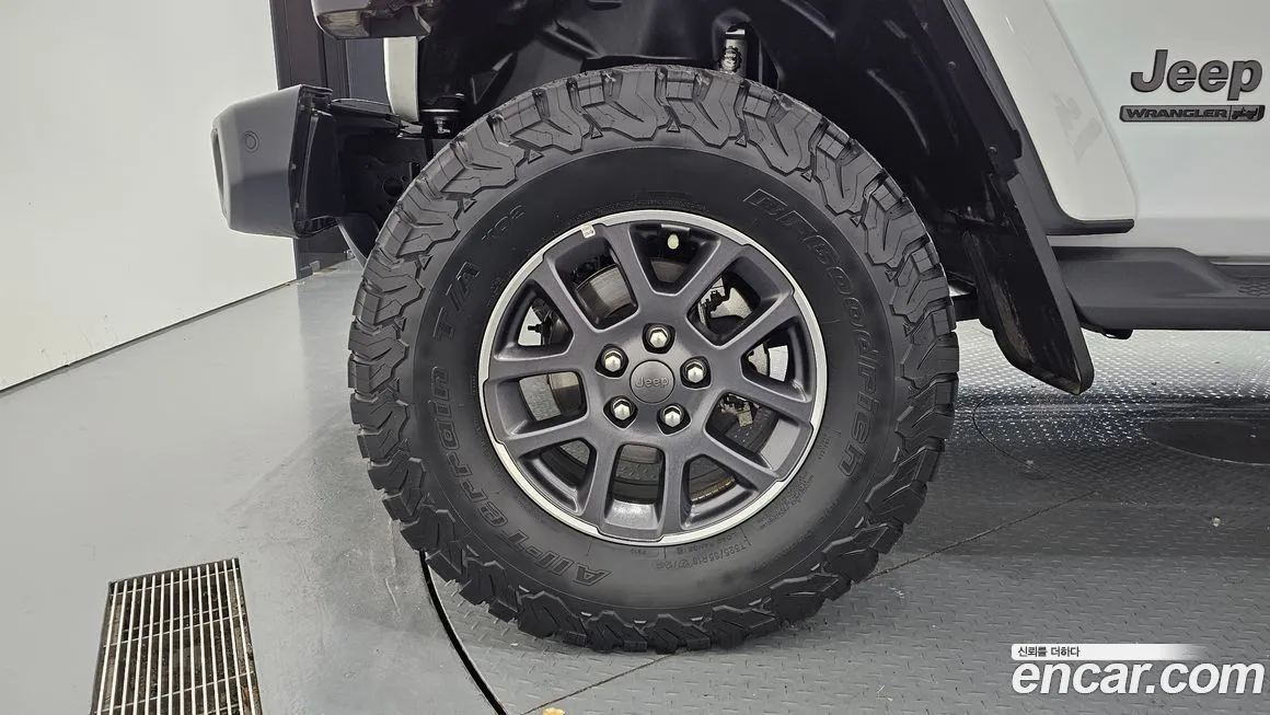 Jeep Wrangler — фото 5