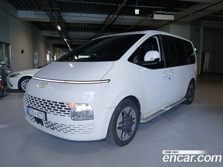 Hyundai Staria — фото 1