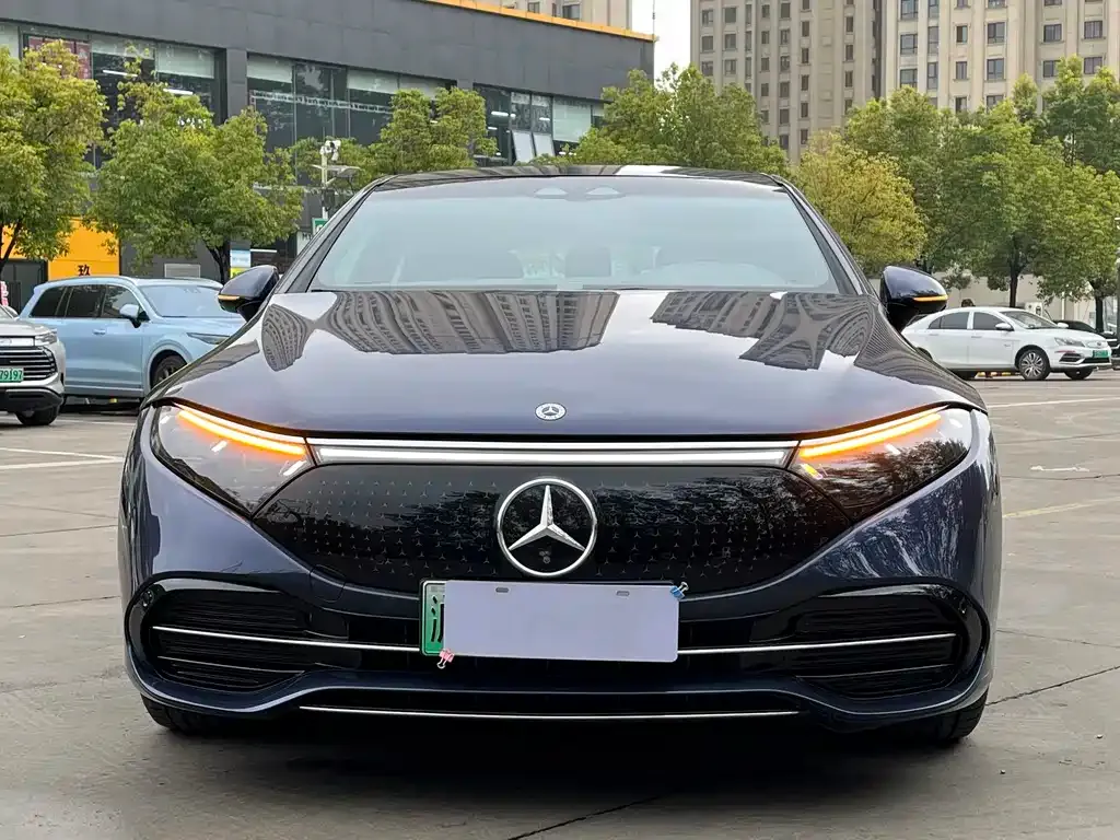 Mercedes-Benz EQS — фото 1
