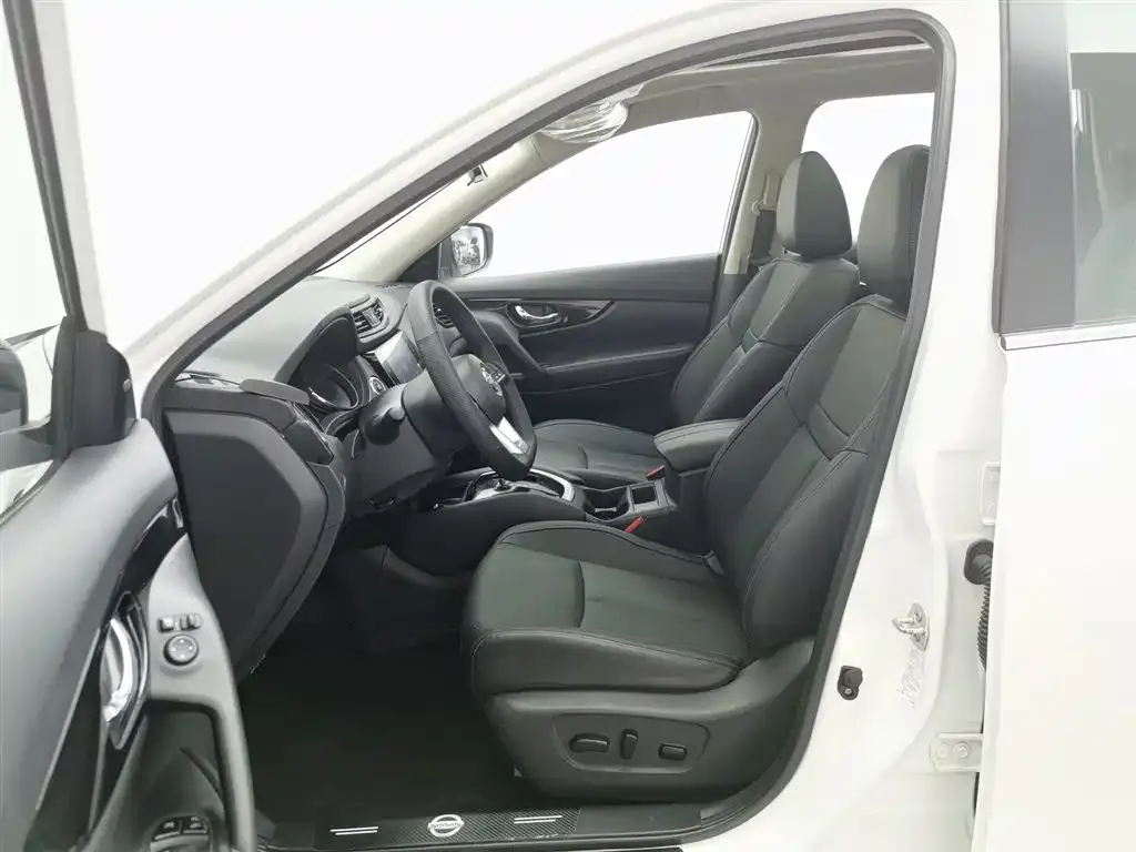 Nissan X-Trail — фото 10