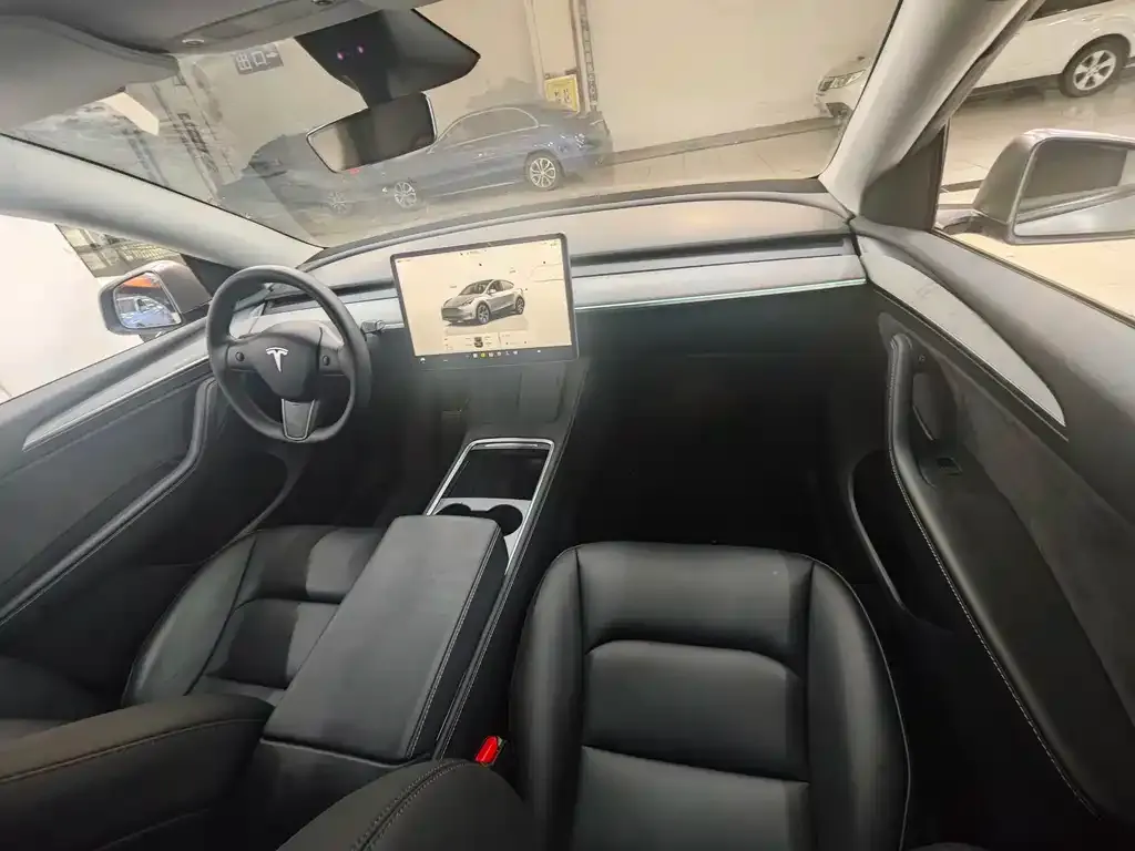 Tesla Model Y — фото 3