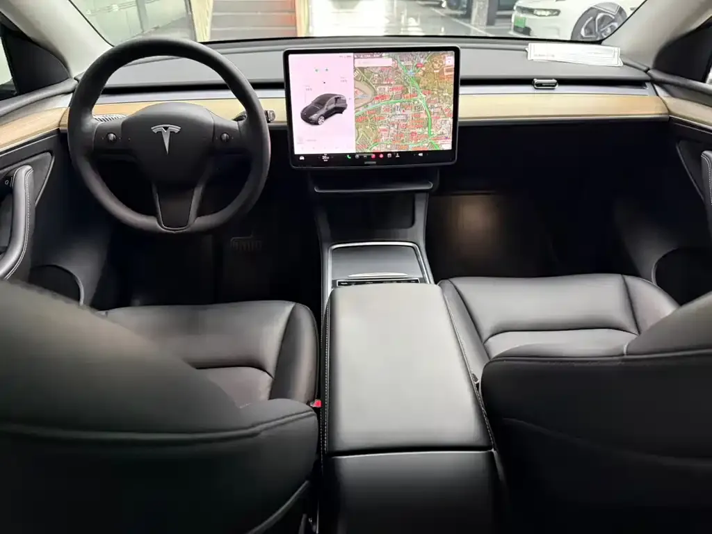 Tesla Model Y — фото 7