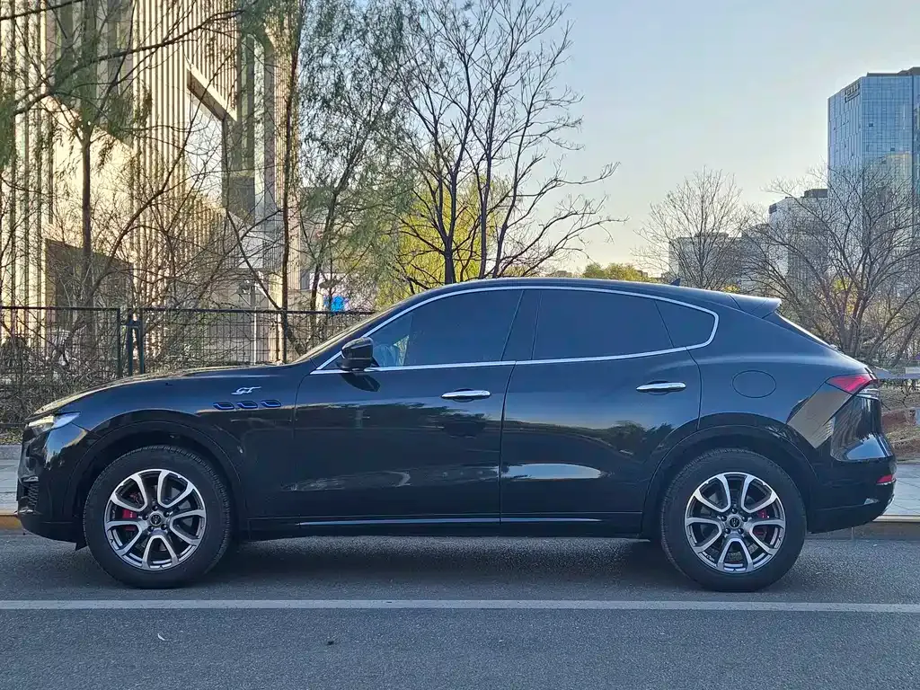 Maserati Levante — фото 2