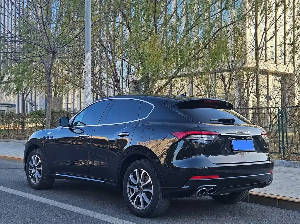 Maserati Levante — фото 3