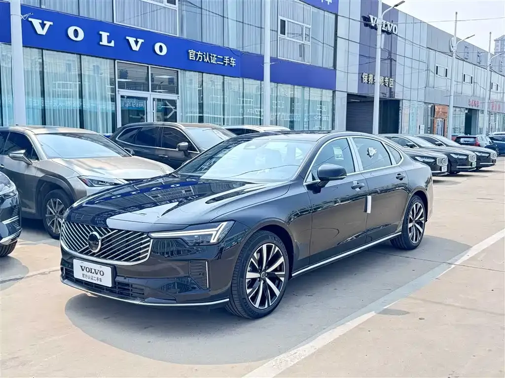Volvo S90 — фото 1