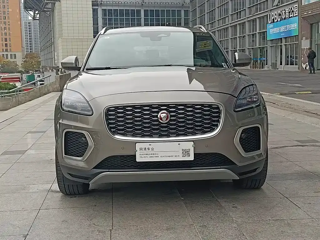 Jaguar E-PACE — фото 2