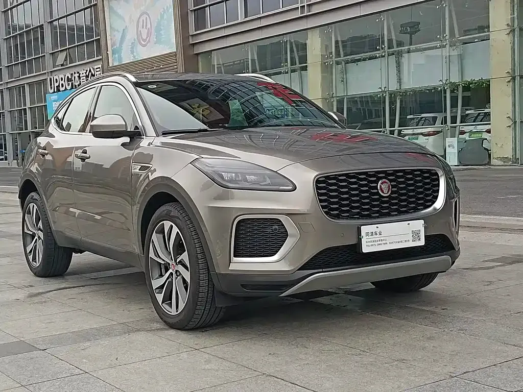 Jaguar E-PACE — фото 3