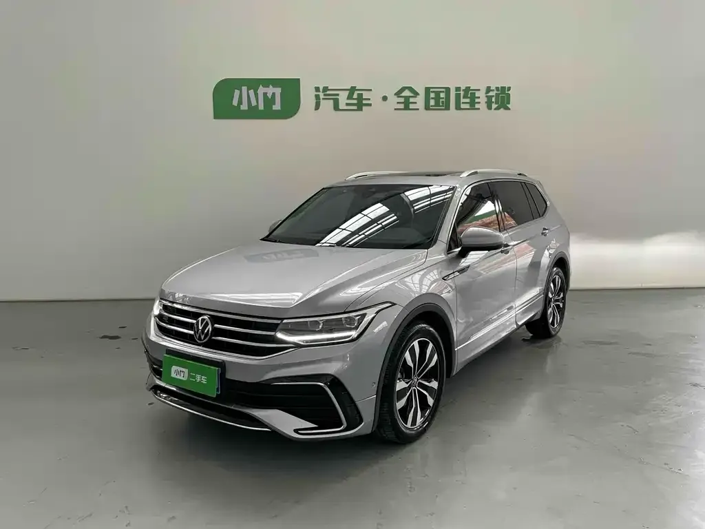 Volkswagen Tiguan L — фото 1
