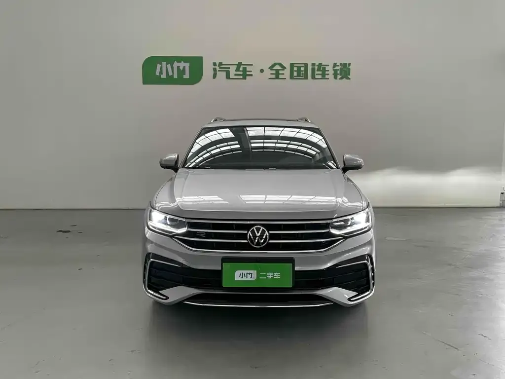 Volkswagen Tiguan L — фото 2