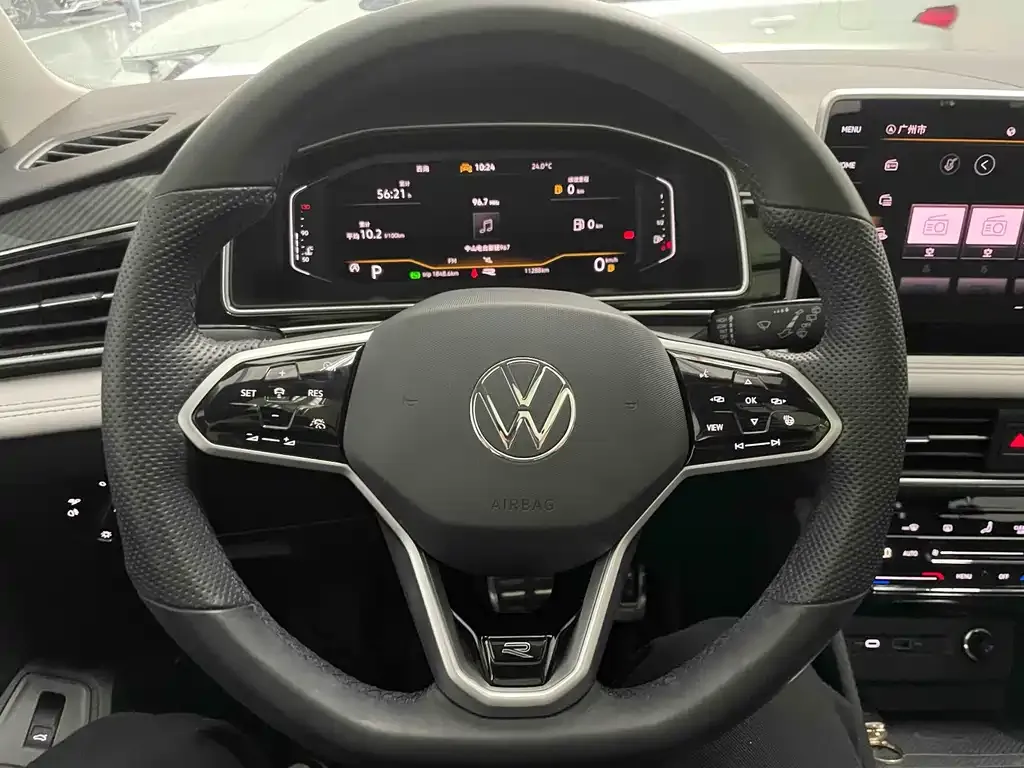 Volkswagen Tiguan L — фото 8
