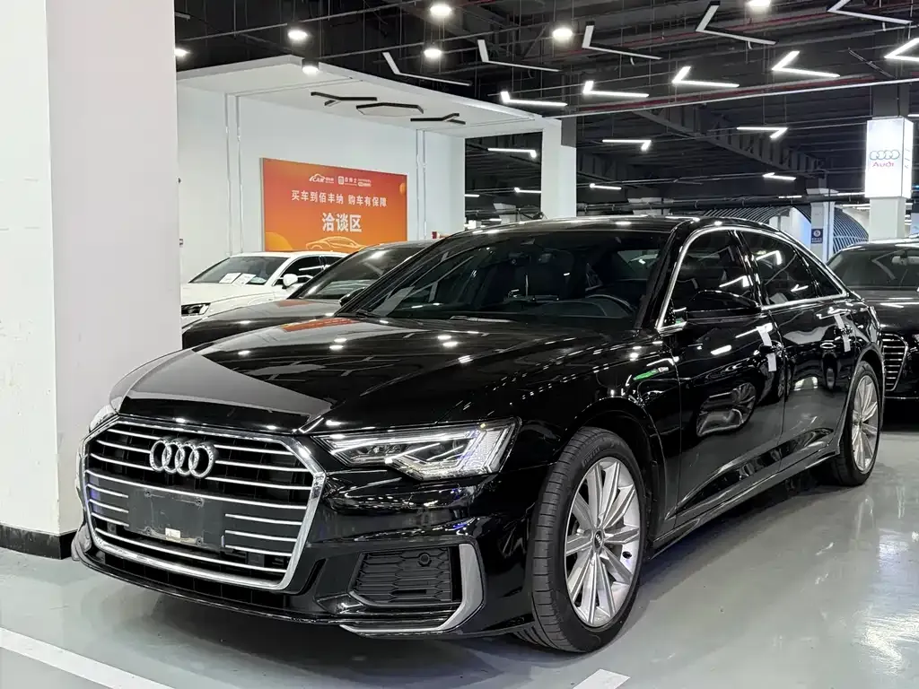Audi A6L — фото 1