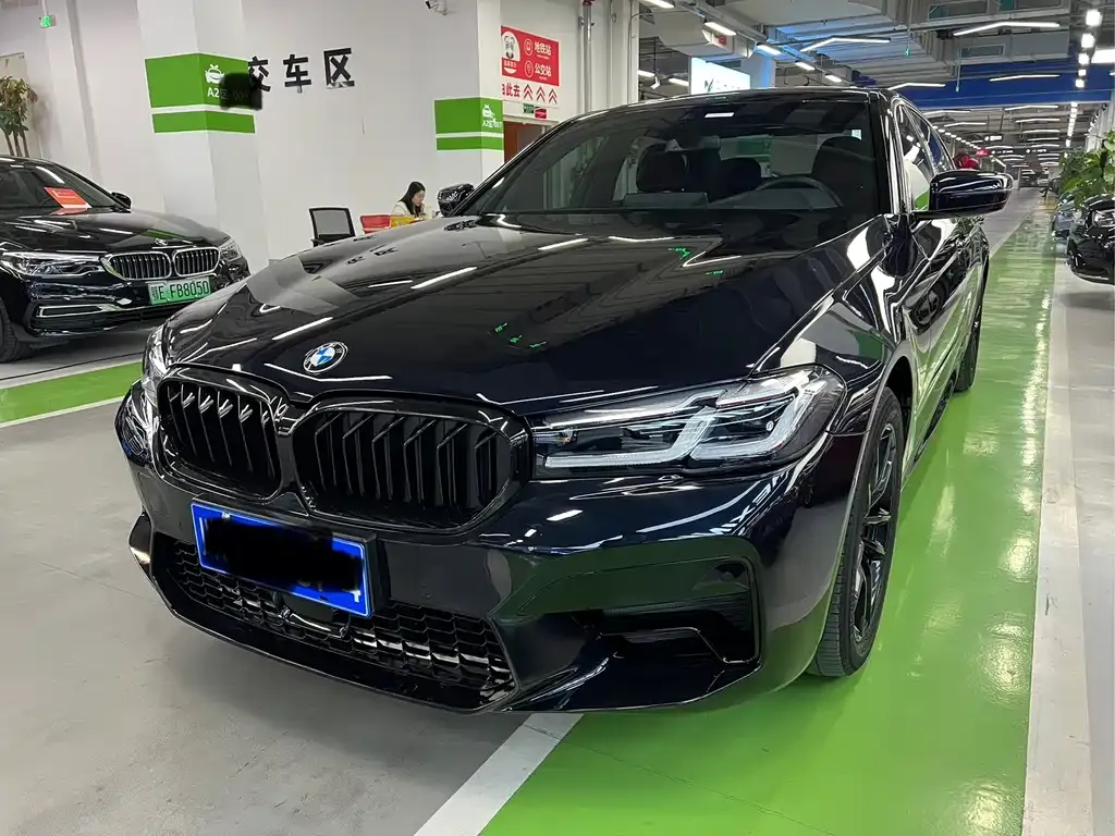 BMW 5 Series — фото 1
