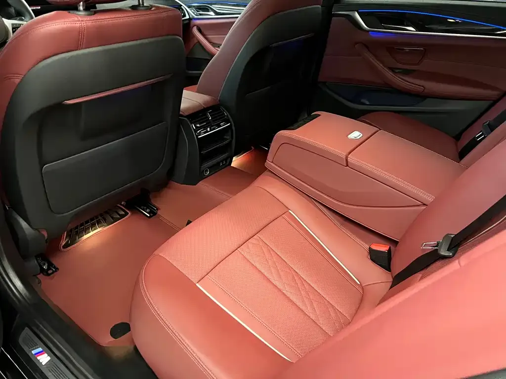 BMW 5 Series — фото 10