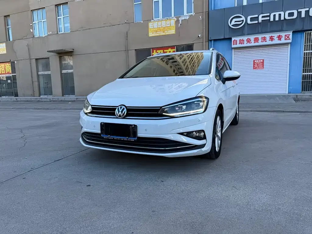 Volkswagen Golf Sportsvan — фото 1