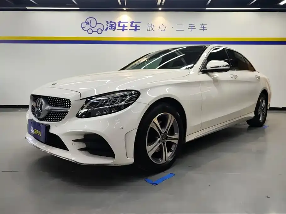 Mercedes-Benz C-Class — фото 1