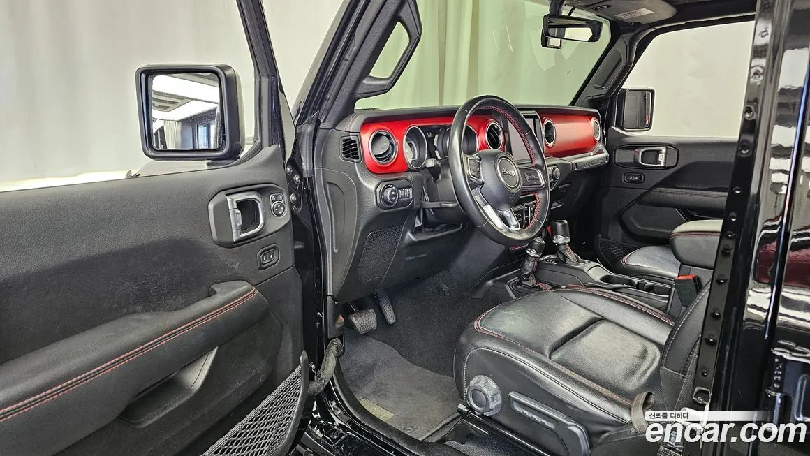 Jeep Wrangler — фото 10