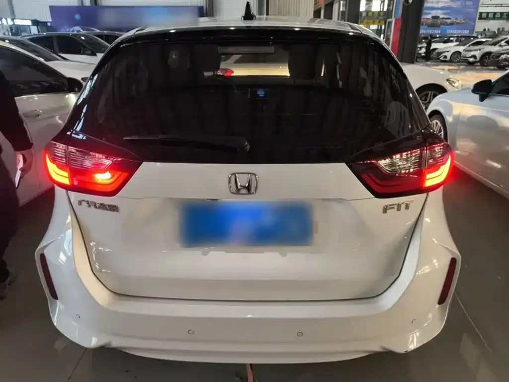 Honda Fit — фото 6