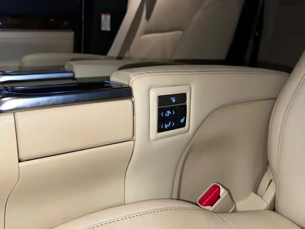 Toyota Alphard — фото 5