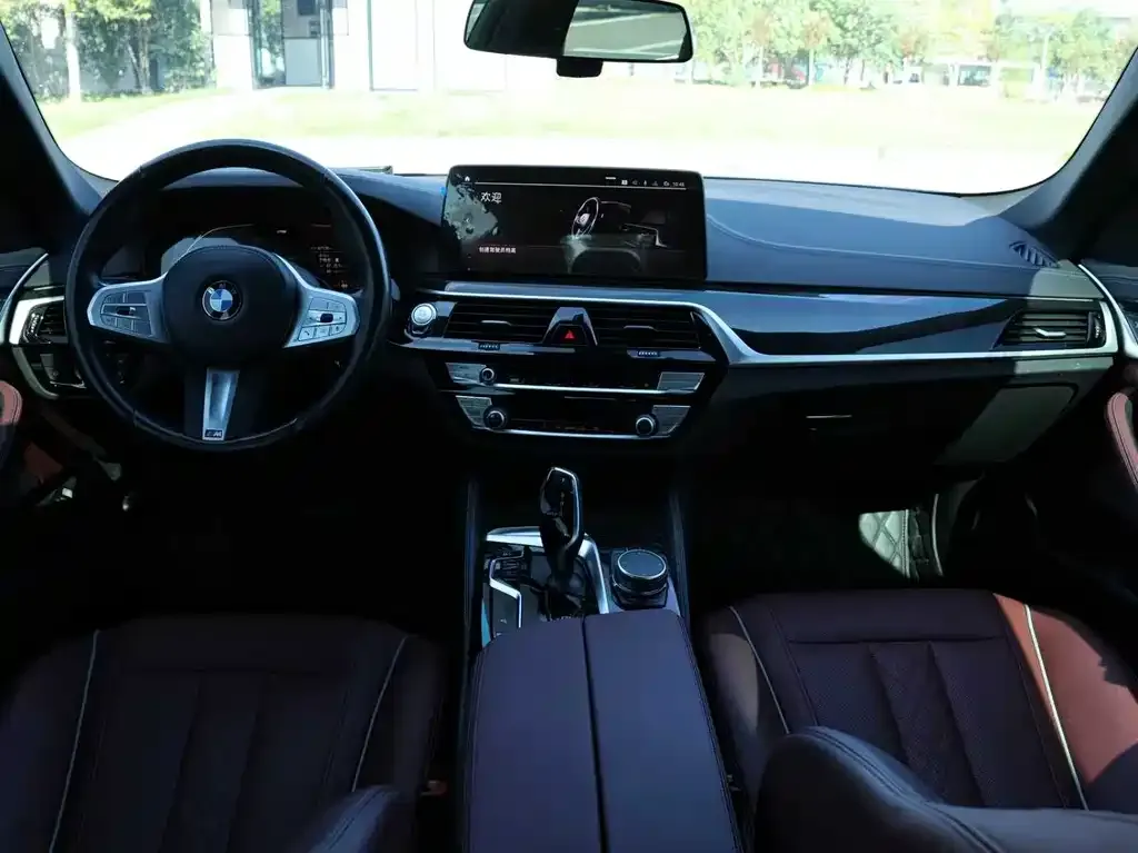 BMW 5 Series — фото 10