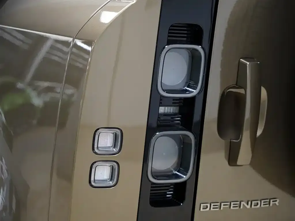 Land Rover Defender — фото 4