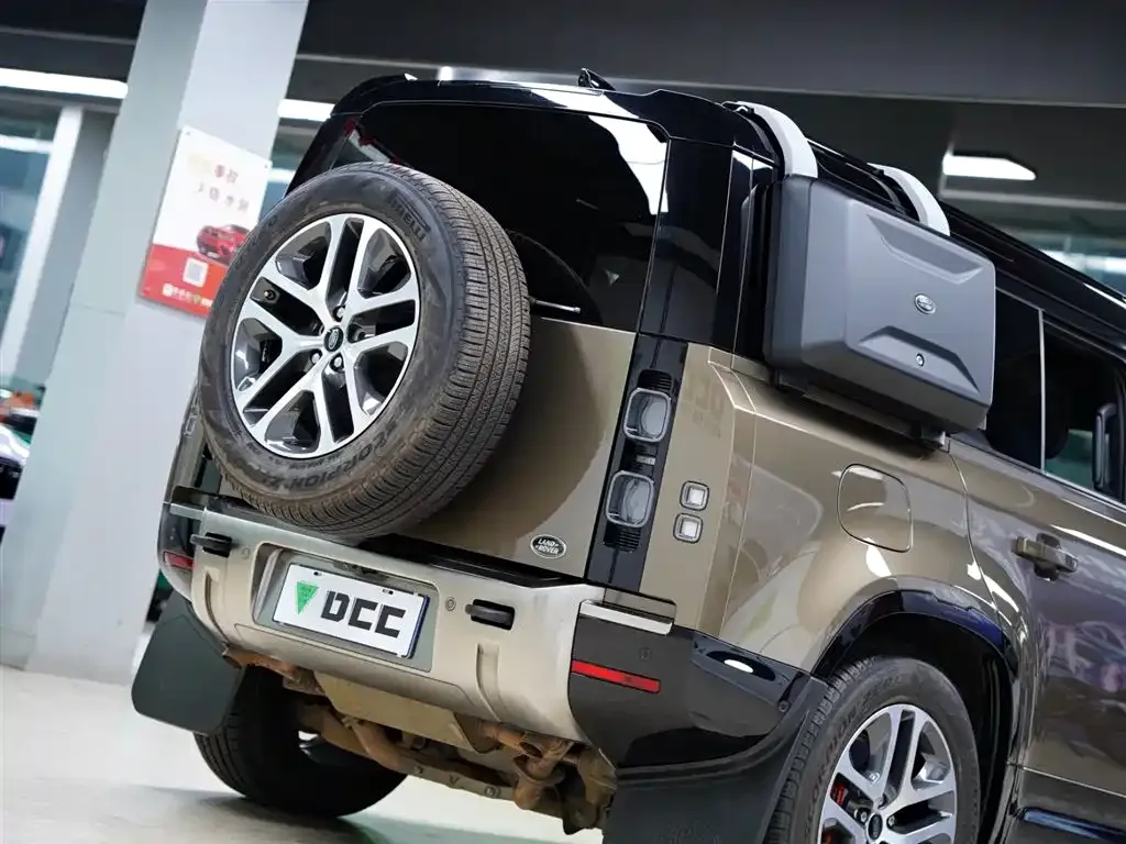Land Rover Defender — фото 6