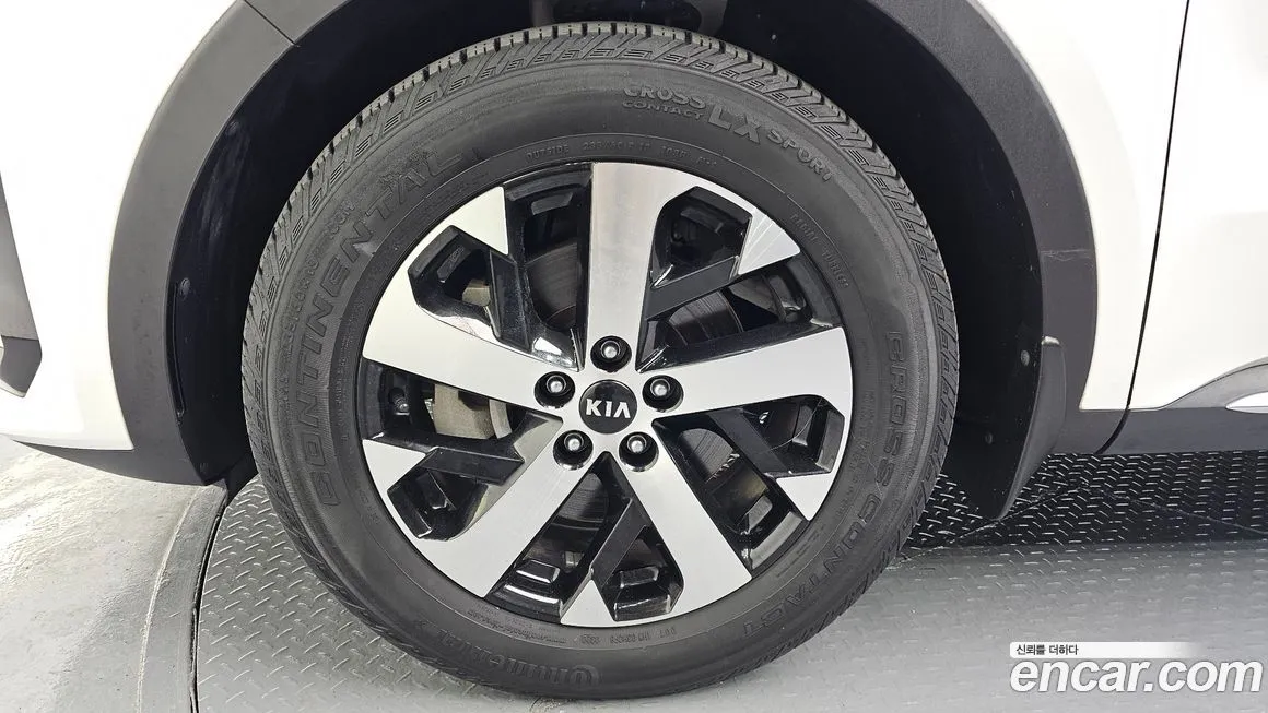 Kia Sorento — фото 5