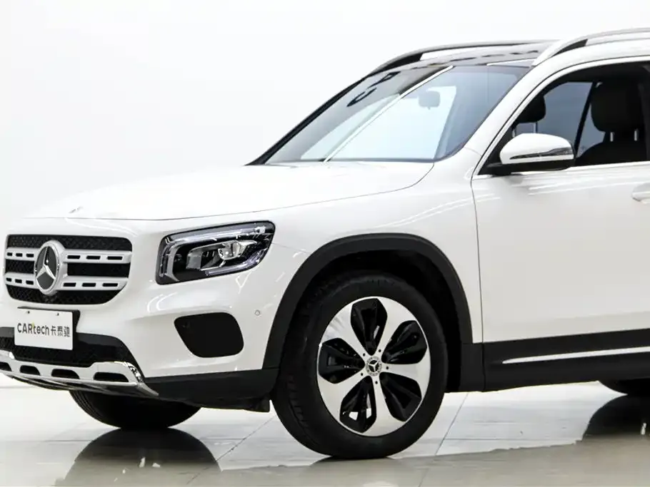 Mercedes-Benz GLB — фото 7