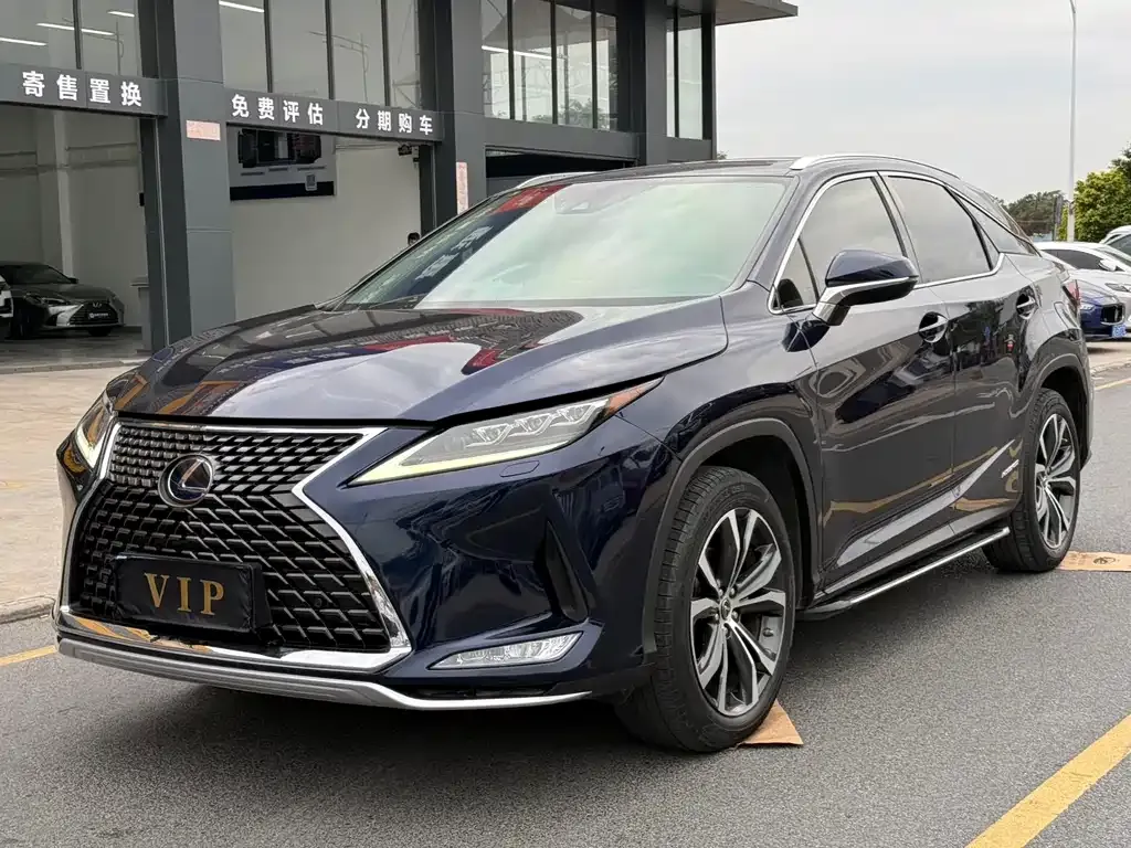 Lexus RX — фото 1